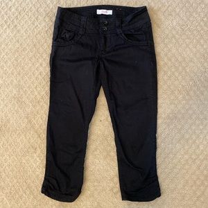 Candies size 5 calf length fitted pant